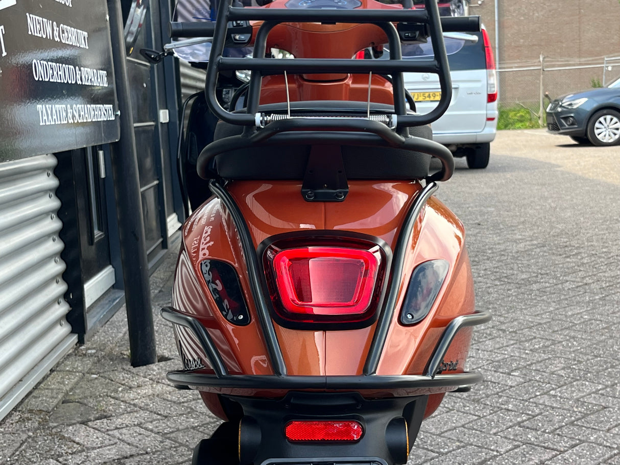 Vespa Elettrica Facelift 2025 Energetic Orange