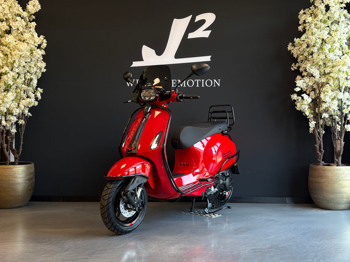 Vespa Sprint | Rosso Coraggioso