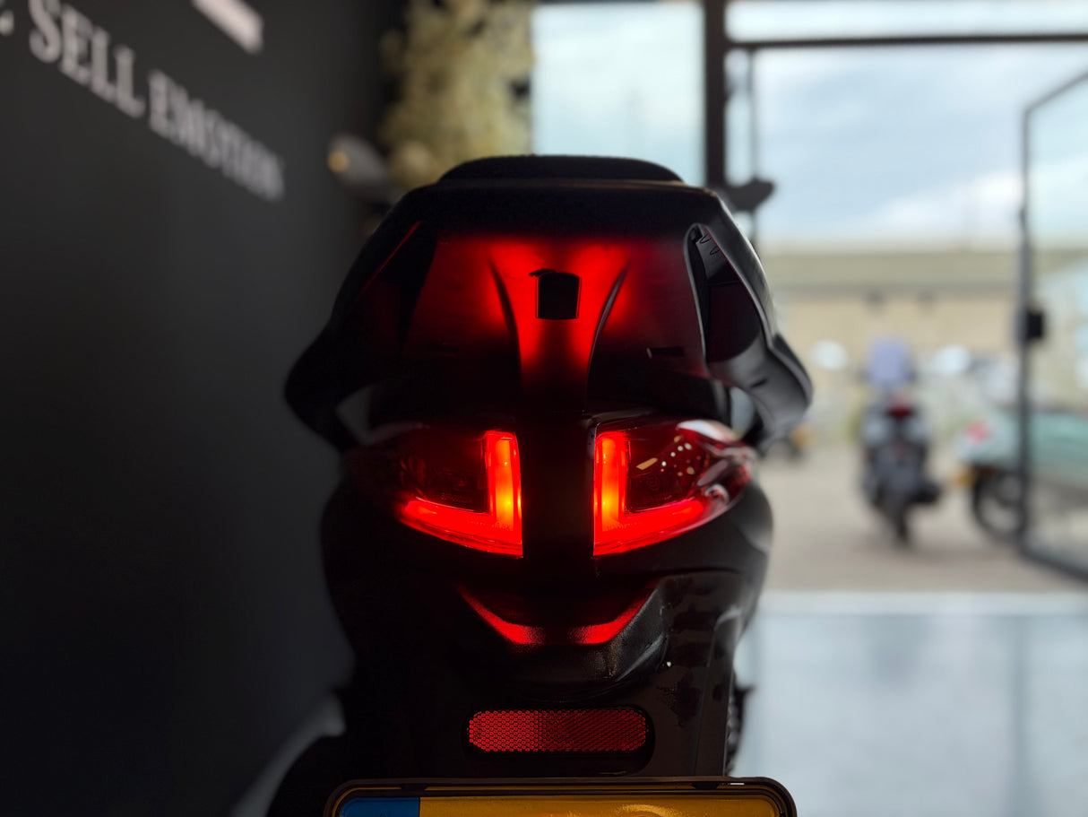 Piaggio Medley S 200 | Mat Zwart