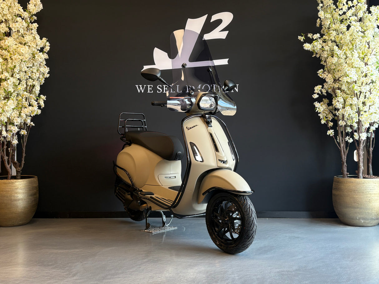 Vespa Sprint | Desert Storm