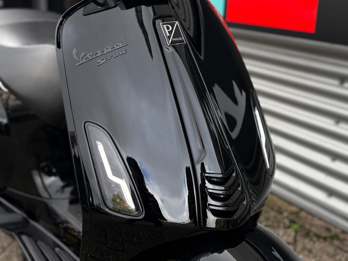 Vespa Sprint | Glans Zwart