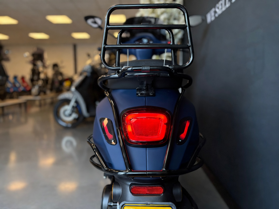 Vespa Sprint | Opaco Midnight Blue