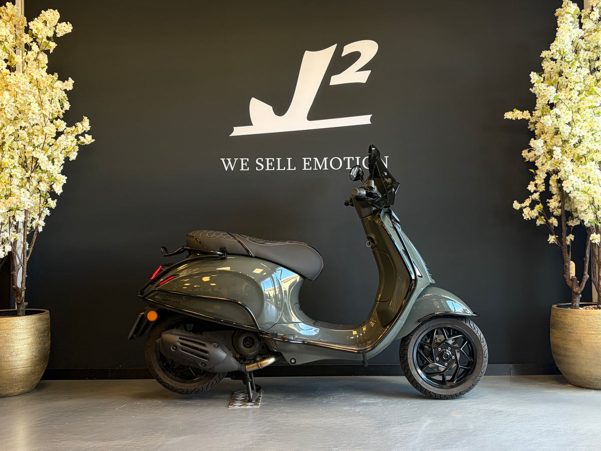 Vespa Sprint | Guerilla Green