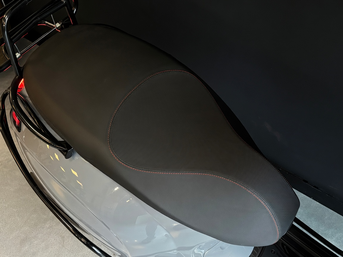 Vespa Sprint S 50 RST E5+ | Porsche Krijt Grijs