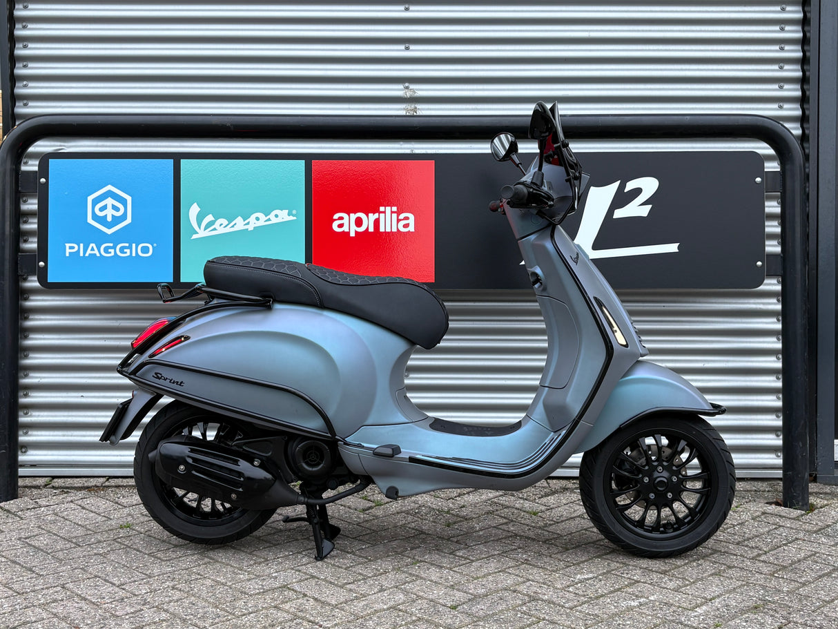 Vespa Sprint | Designo Blue