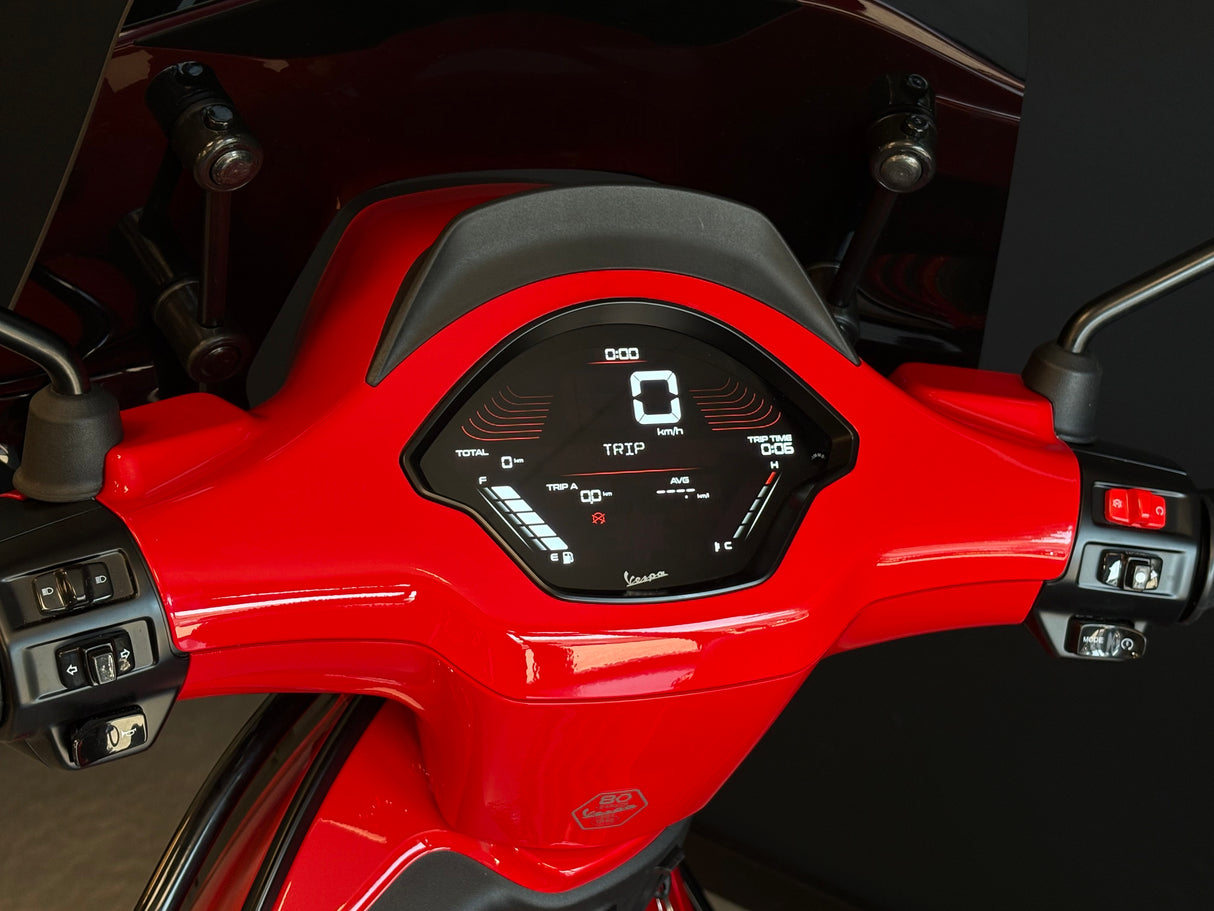 Vespa Sprint | Rosso Coraggioso