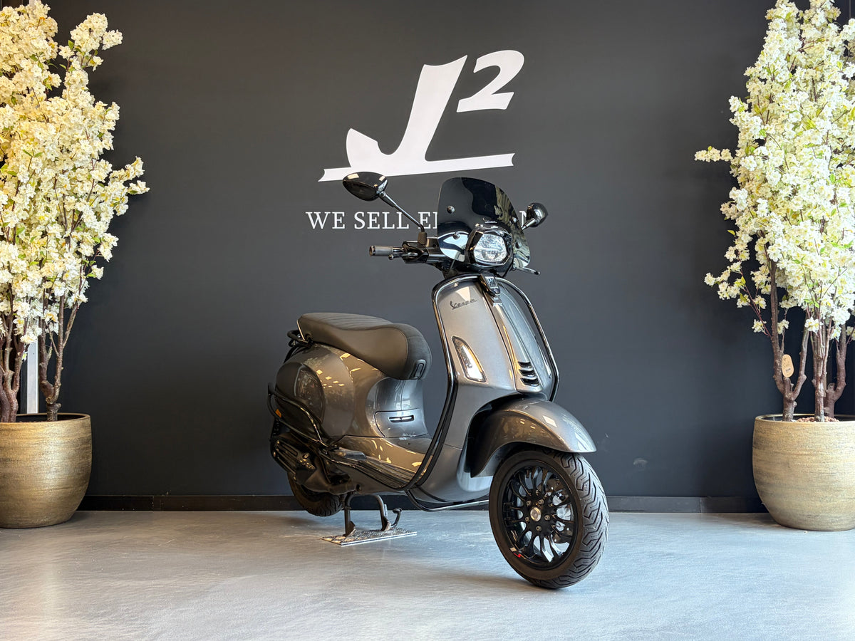 Vespa Sprint | Porsche Agaat Grijs