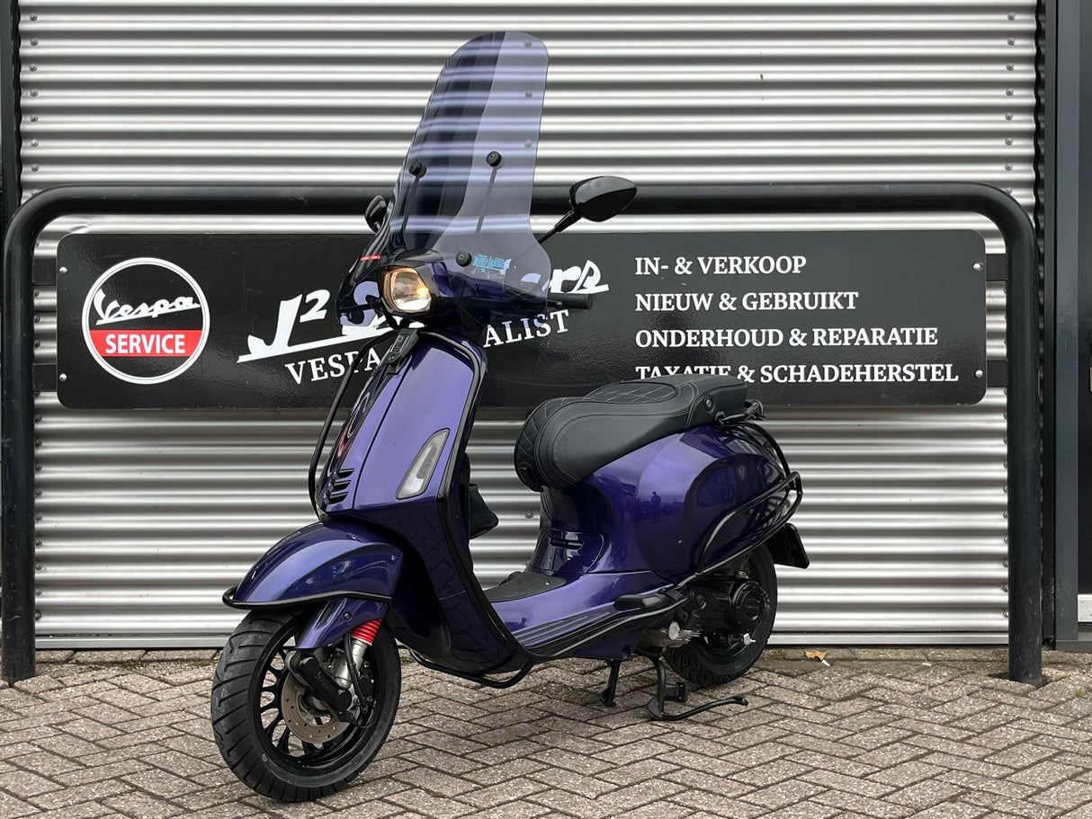 Vespa Sprint | RS6 Merlin Purple |