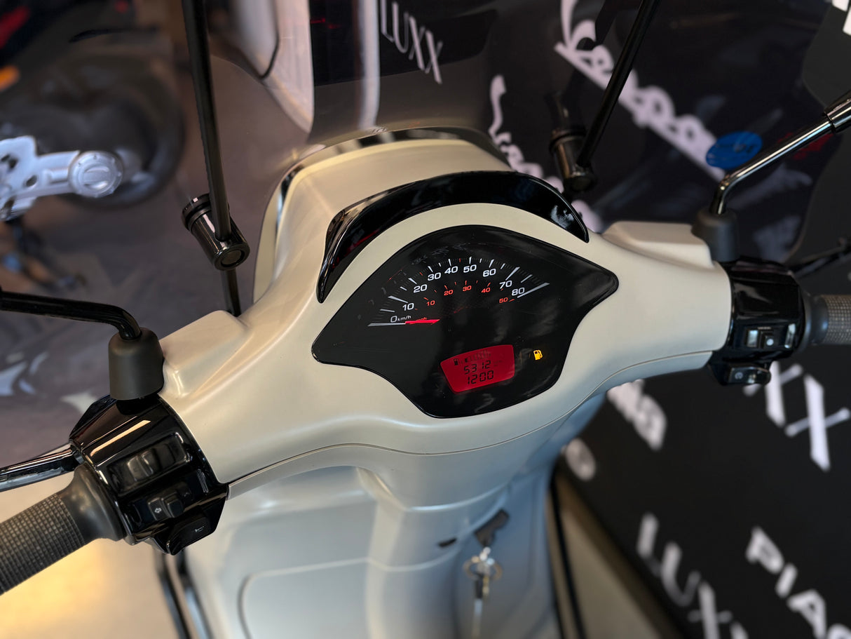 Vespa Sprint | Frozen Berry