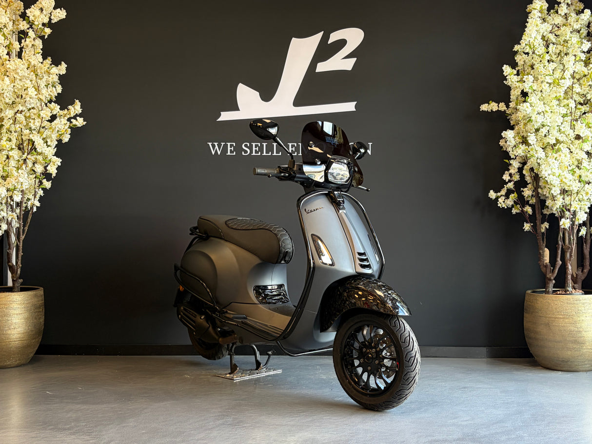 Vespa Sprint | Grigio Titano