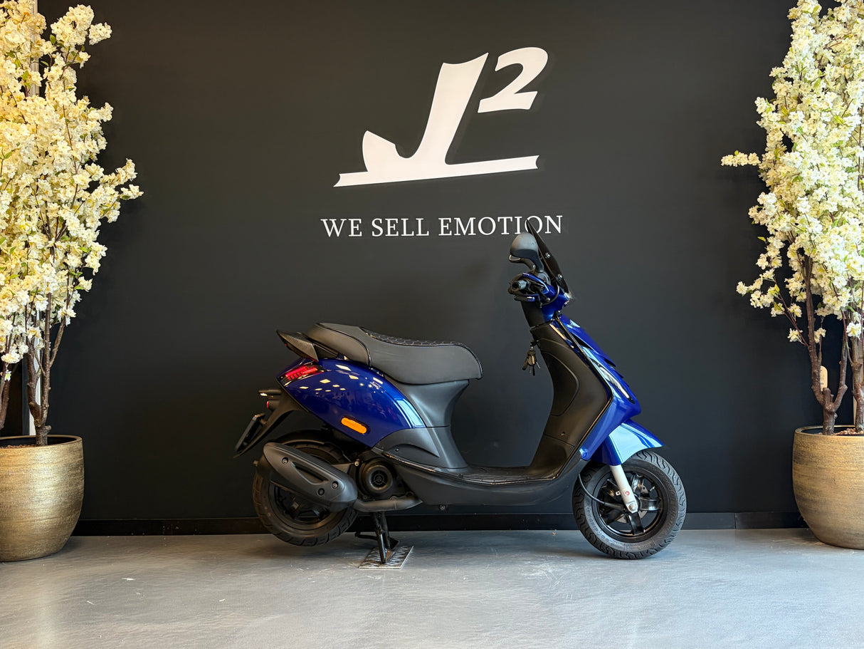 Piaggio Zip | Dark Candy Blu