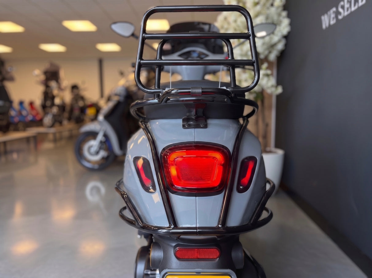 Vespa Sprint | Porsche Krijt Grijs