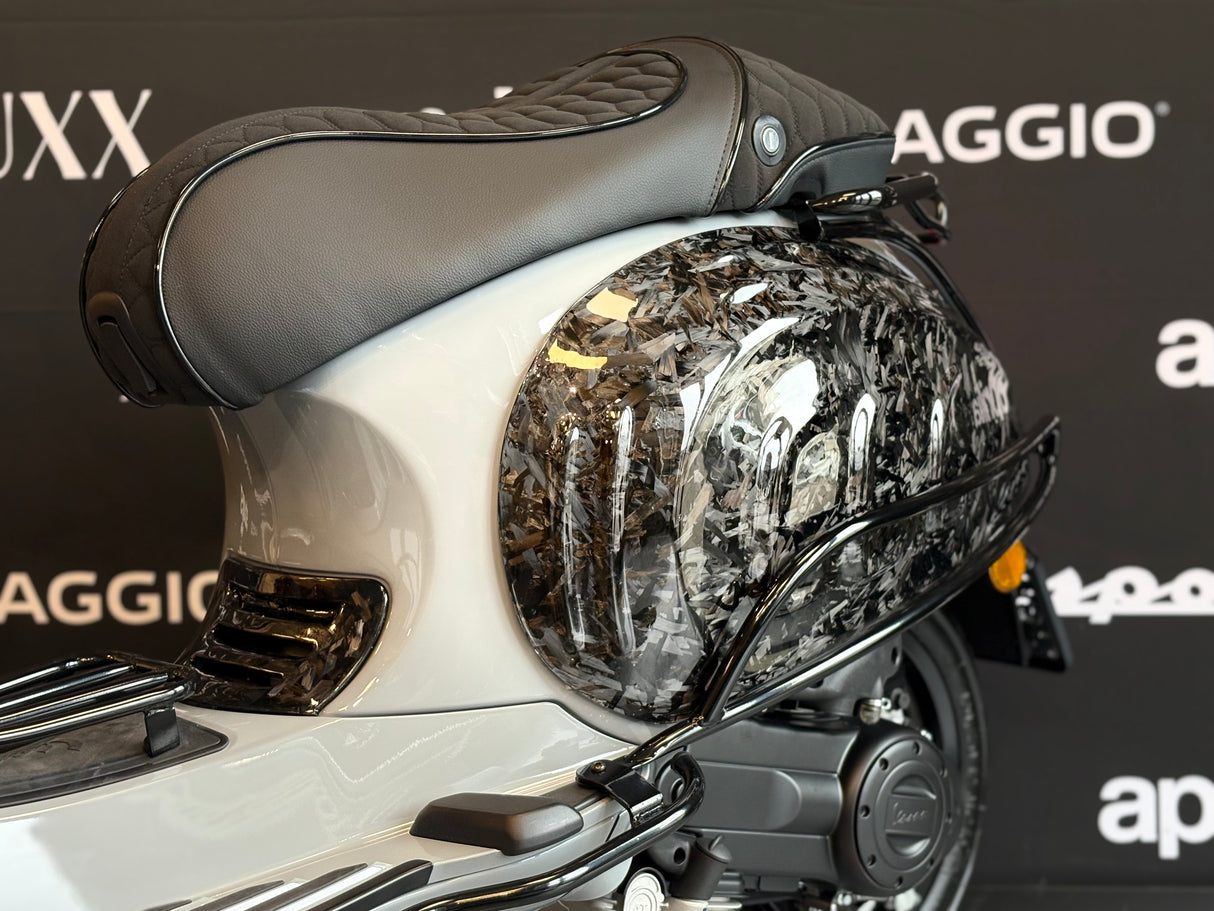 Vespa Sprint | Nardo Grey | Forged Carbon | Akrapovic