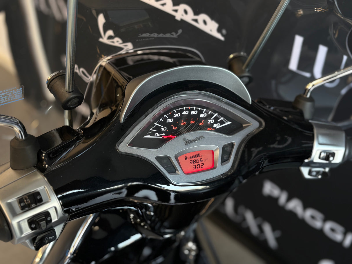 Vespa Sprint | Glans Zwart