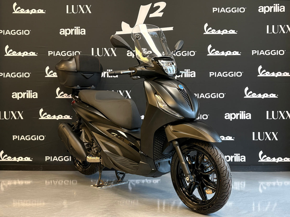Piaggio Beverly | Mat Zwart | 1 Eig