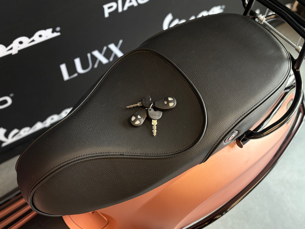 Vespa Sprint | Rose Gold | Akra