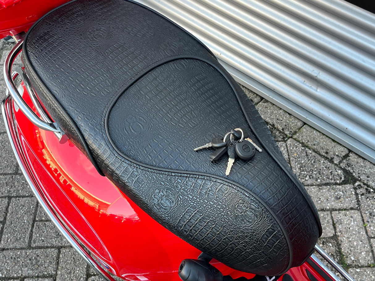 Vespa Sprint | Rood | 1 eig