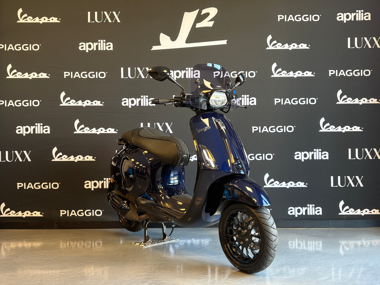 Vespa Sprint | Dark Midnight Blu | 1 eig