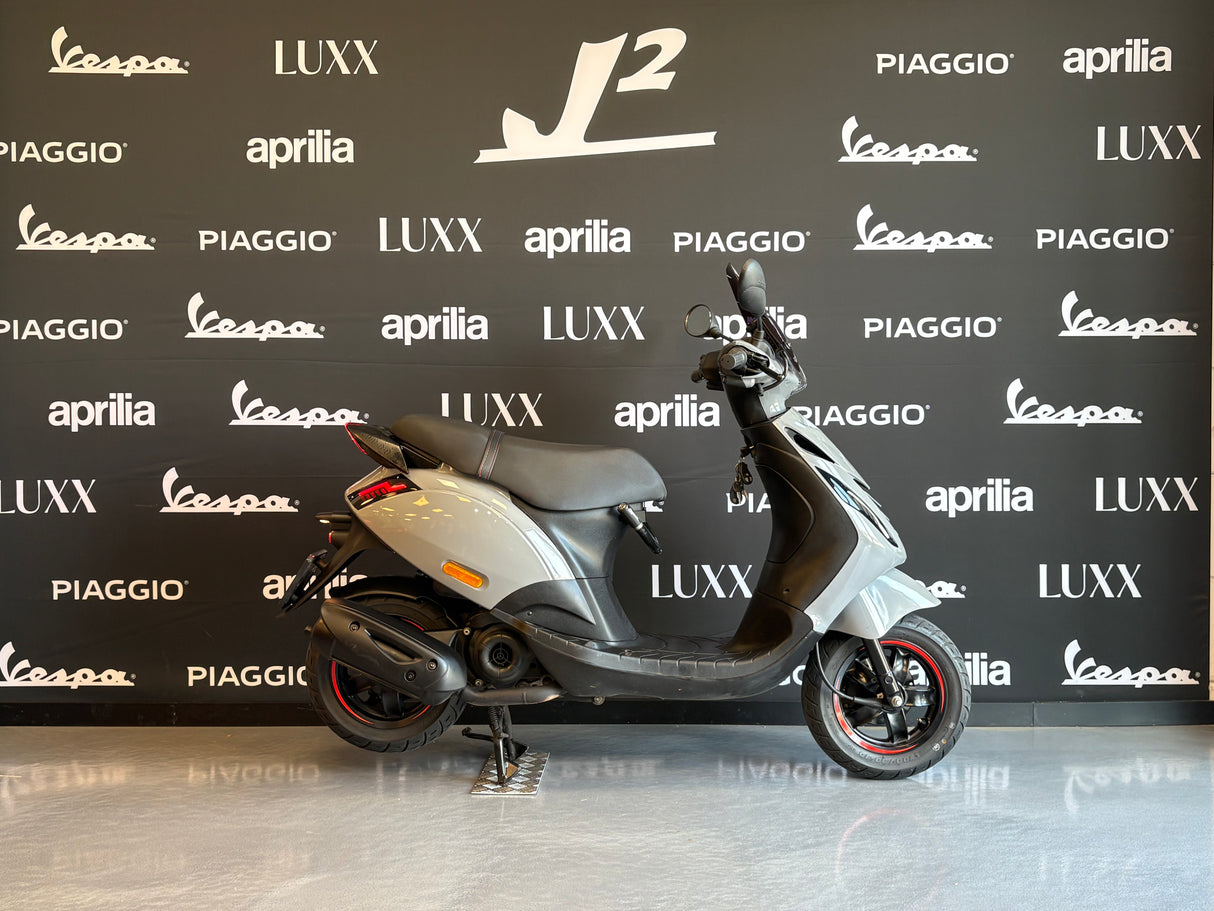 Piaggio Zip | Nardo Grey