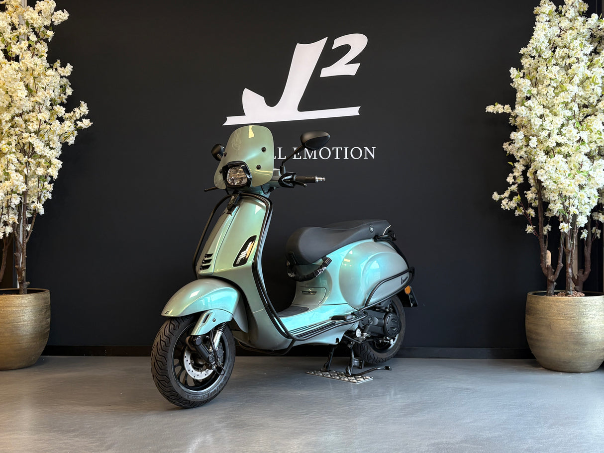 Vespa Sprint | Designo Green