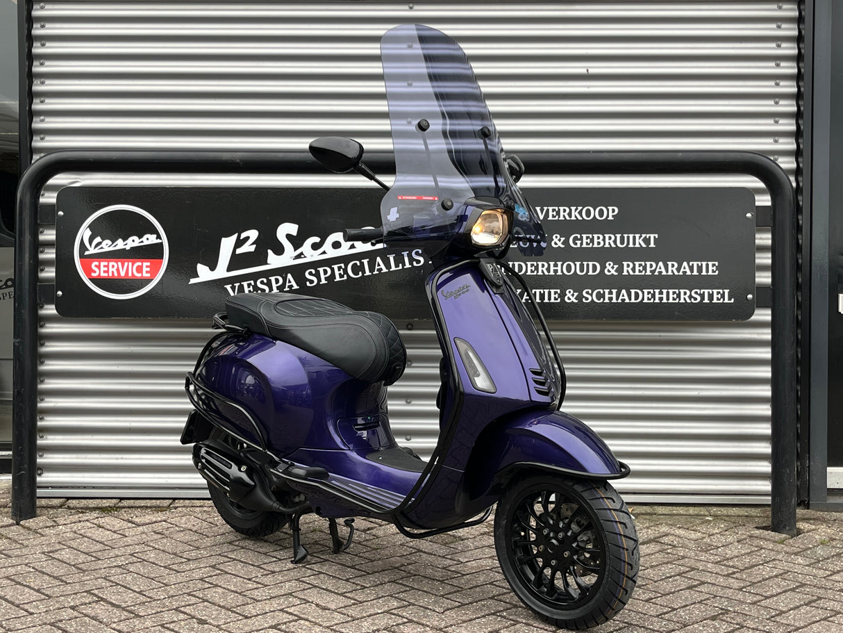 Vespa Sprint | RS6 Merlin Purple |