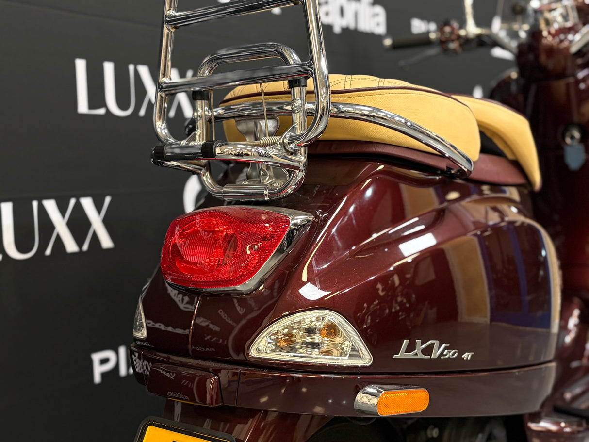 Vespa LXV | Candy Apple Red | 1 eig