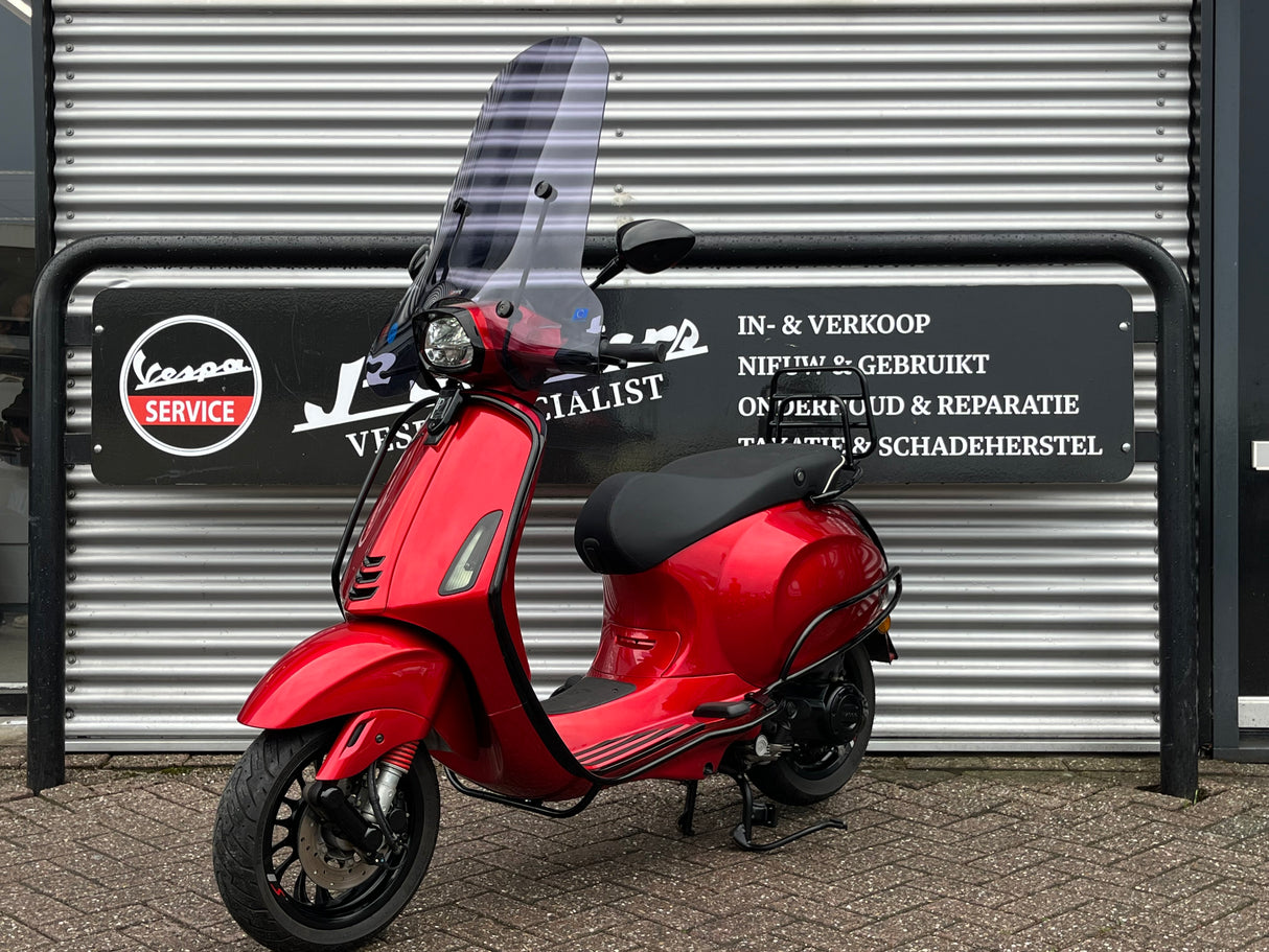 Vespa Sprint | Candy Red | 1 eig