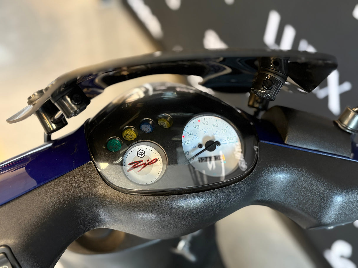 Piaggio Zip | Dark Candy Blue | 1 eig