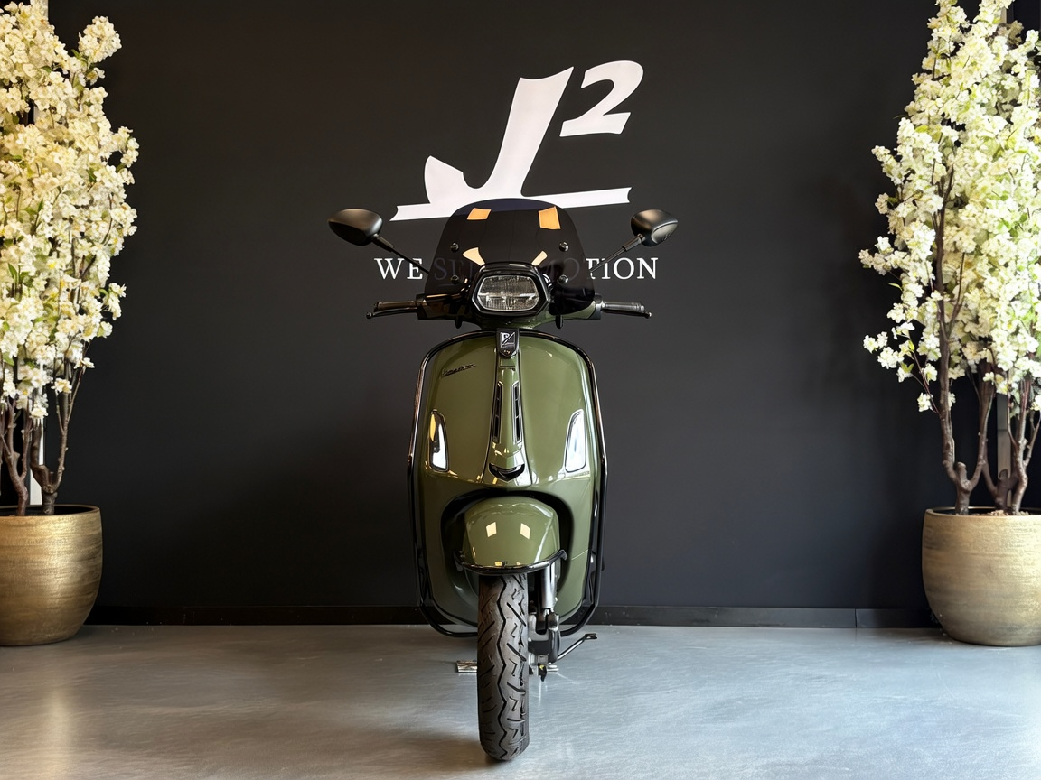 Vespa Sprint | Lamborghini Verde Gea Lucido