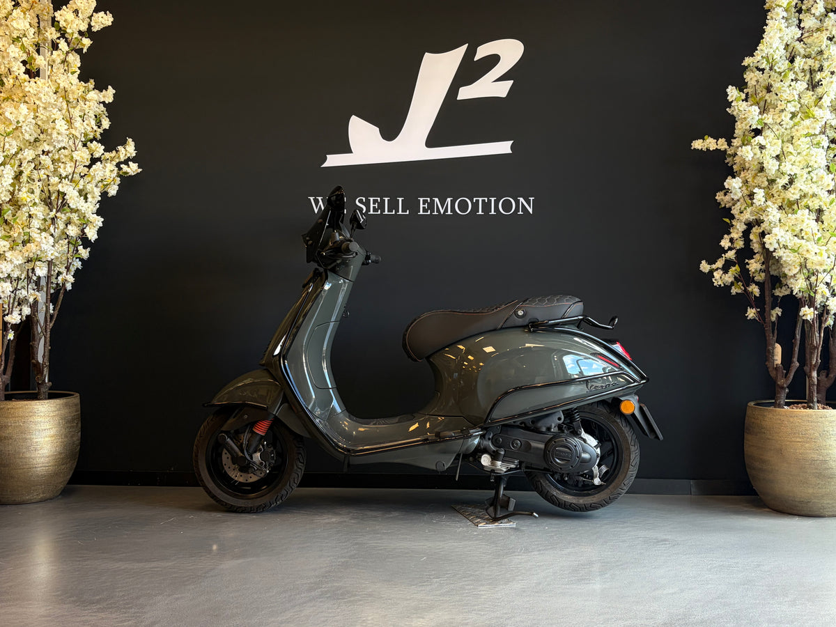 Vespa Sprint | Guerilla Green