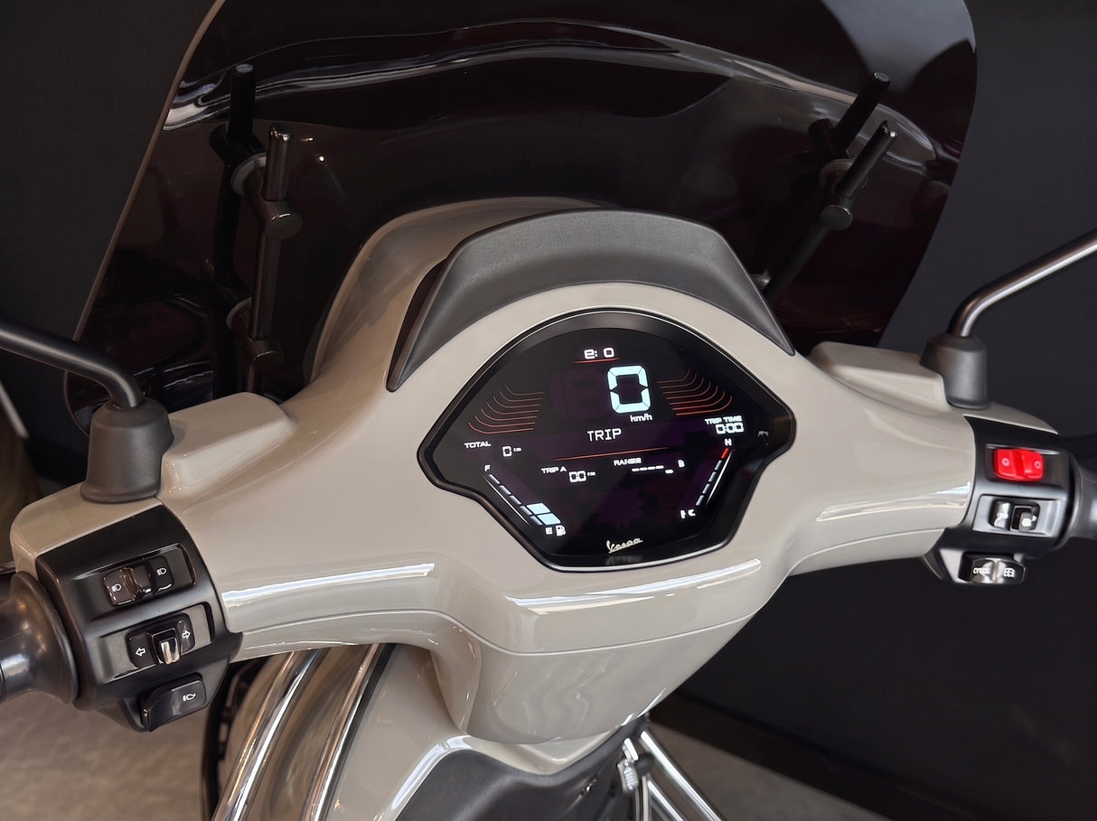 Vespa Sprint | Porsche Krijt Grijs