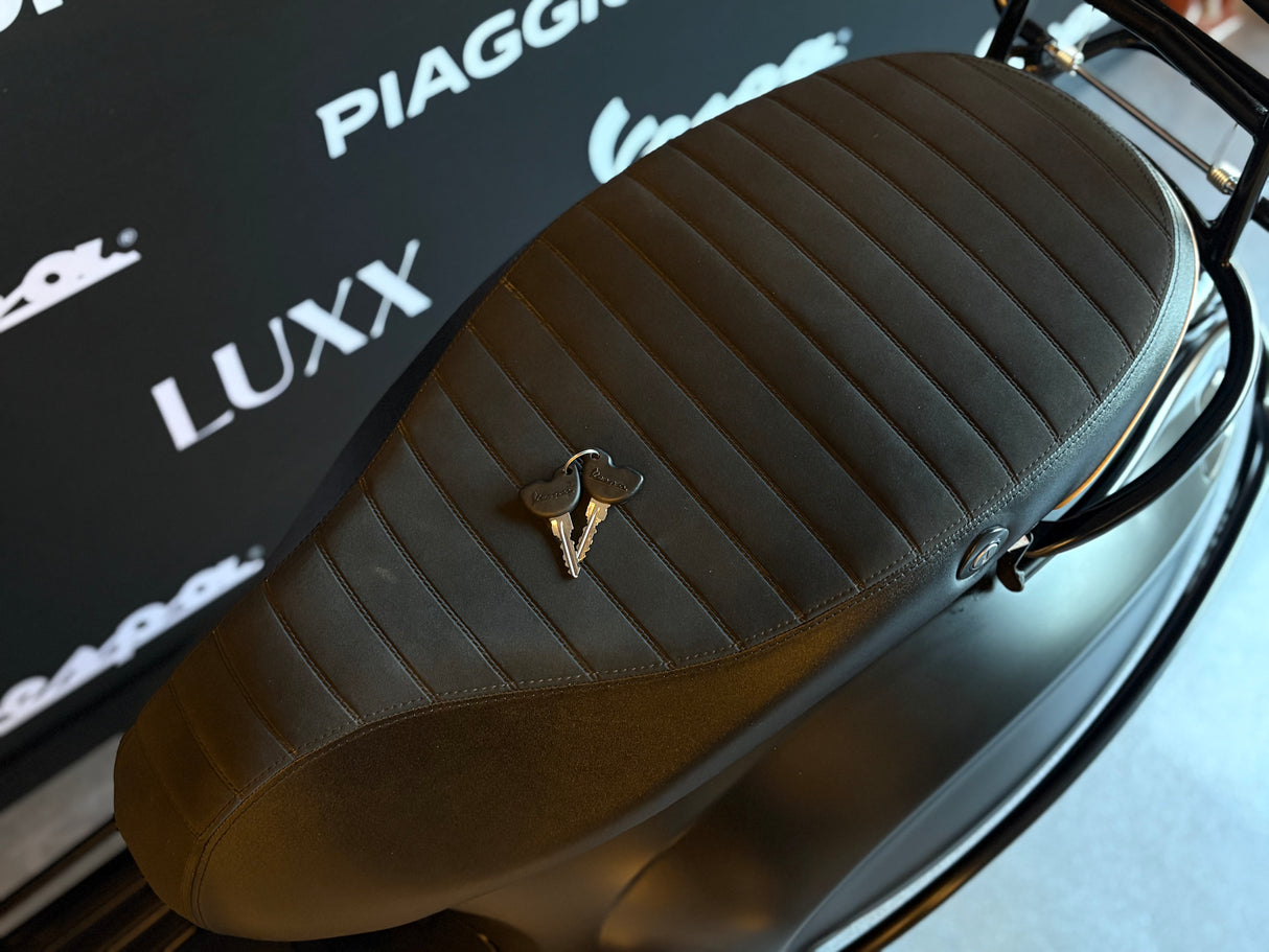 Vespa Sprint | Mat Zwart | 1 eig