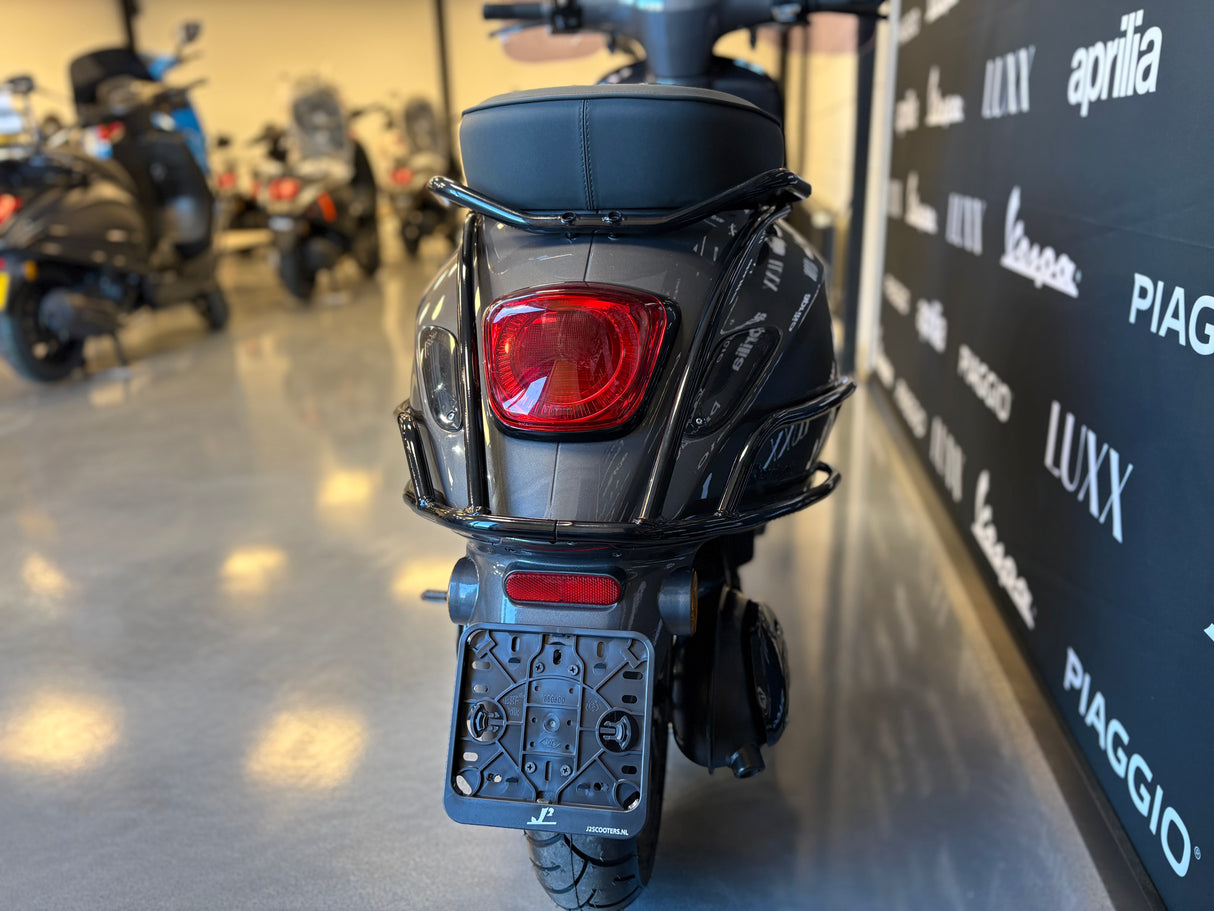 Vespa Sprint | Agaat Grijs