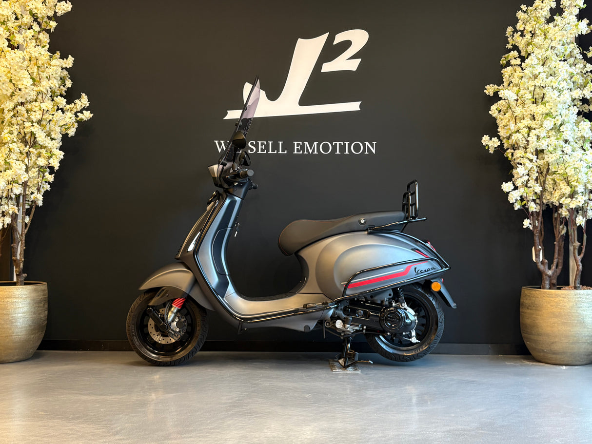 Vespa Sprint | Grigio Titano Matt
