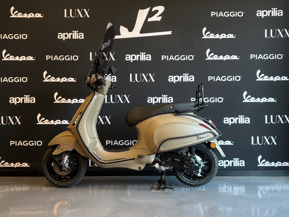 Vespa Sprint | Desert Storm