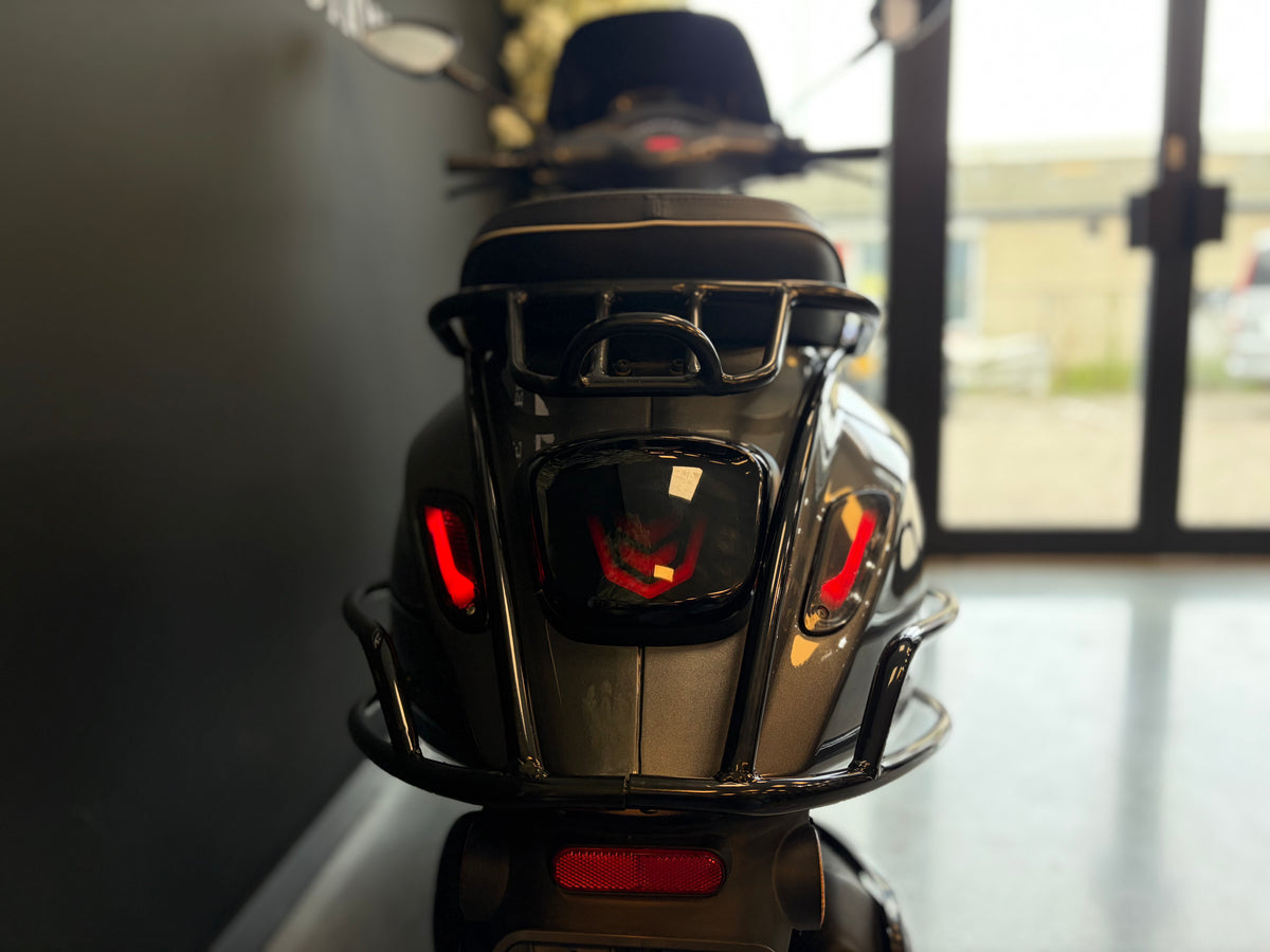 Vespa Sprint | Porsche Agaat Grijs
