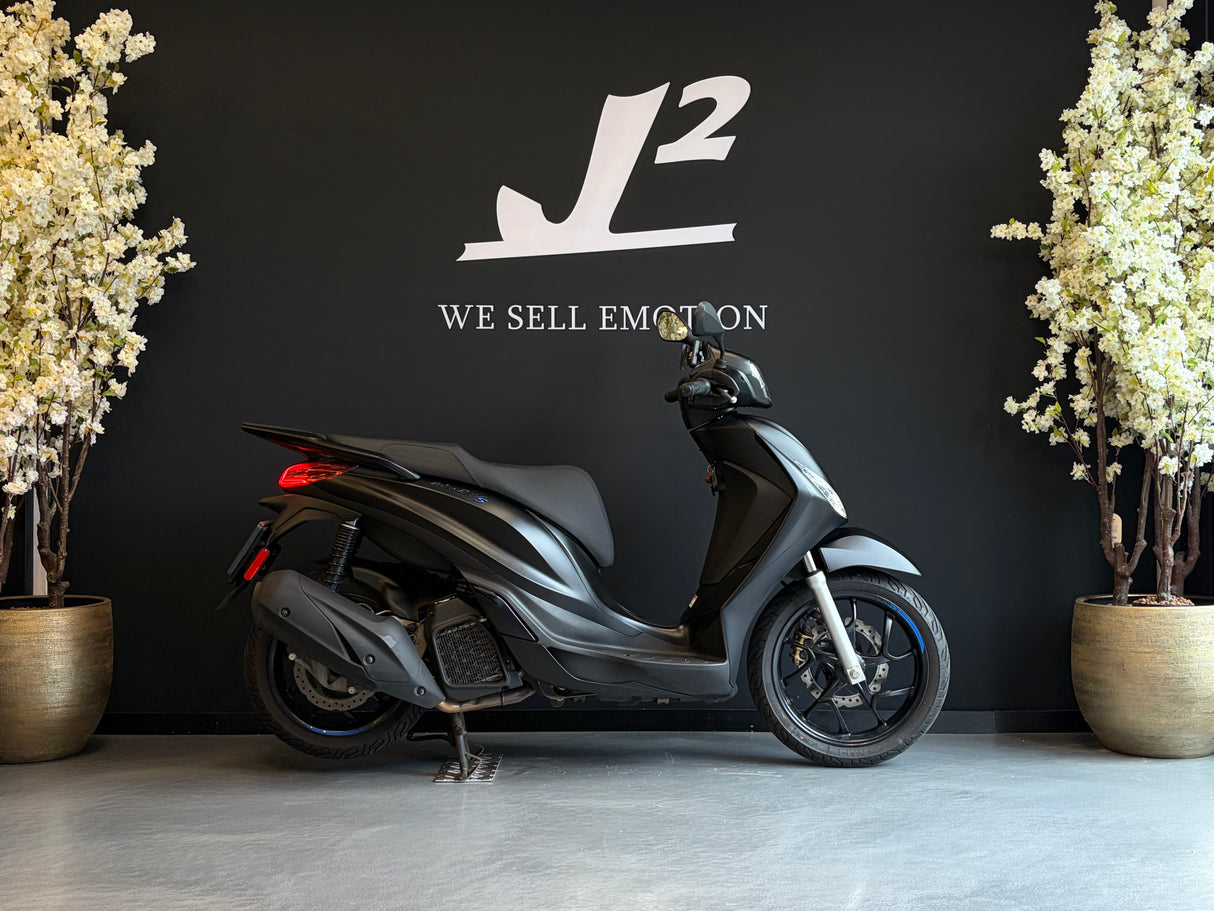 Piaggio Medley S 200 | Mat Zwart