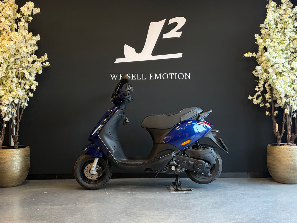 Piaggio Zip | Dark Candy Blu