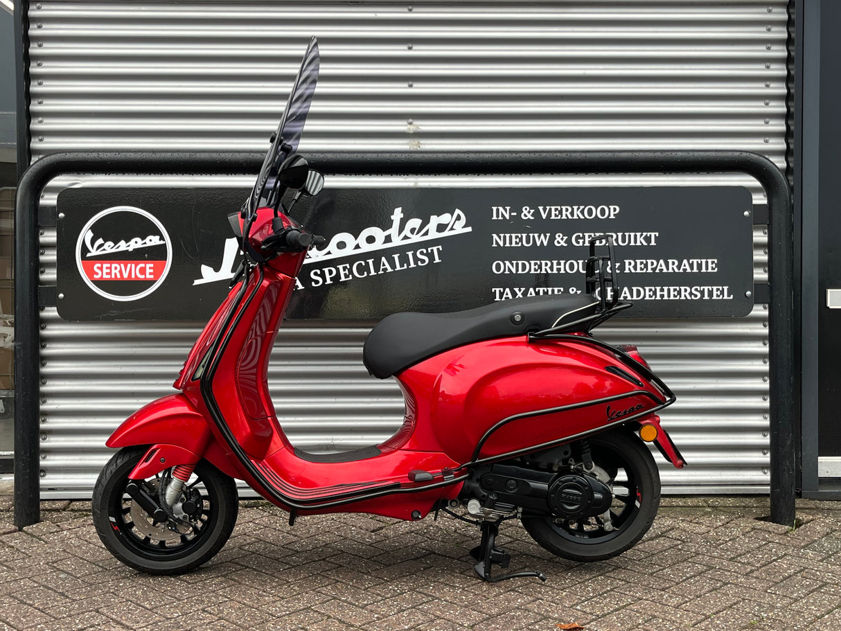 Vespa Sprint | Candy Red | 1 eig