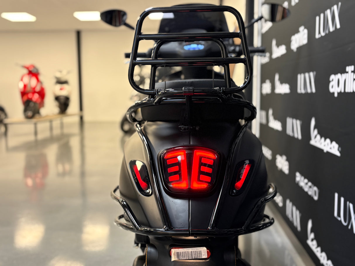 Vespa Sprint / Elettrica Facelift 2025 Nero Convinto Matt
