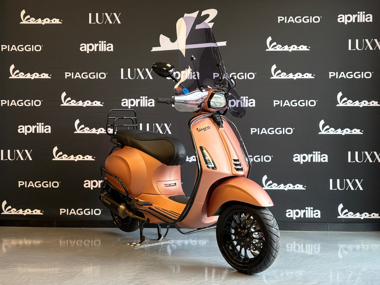 Vespa Sprint | Rose Gold | Akra