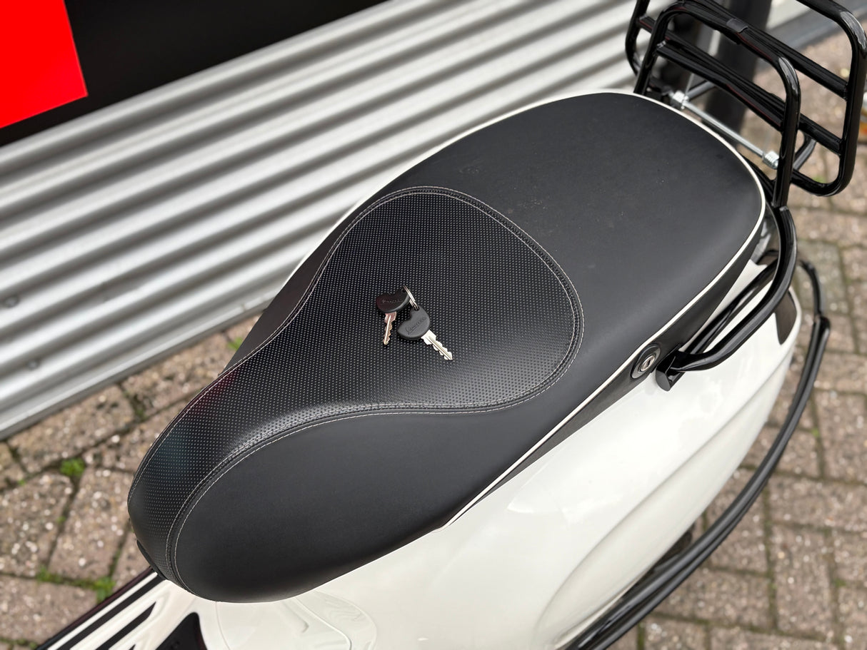 Vespa Sprint | Wit | 1 Eig