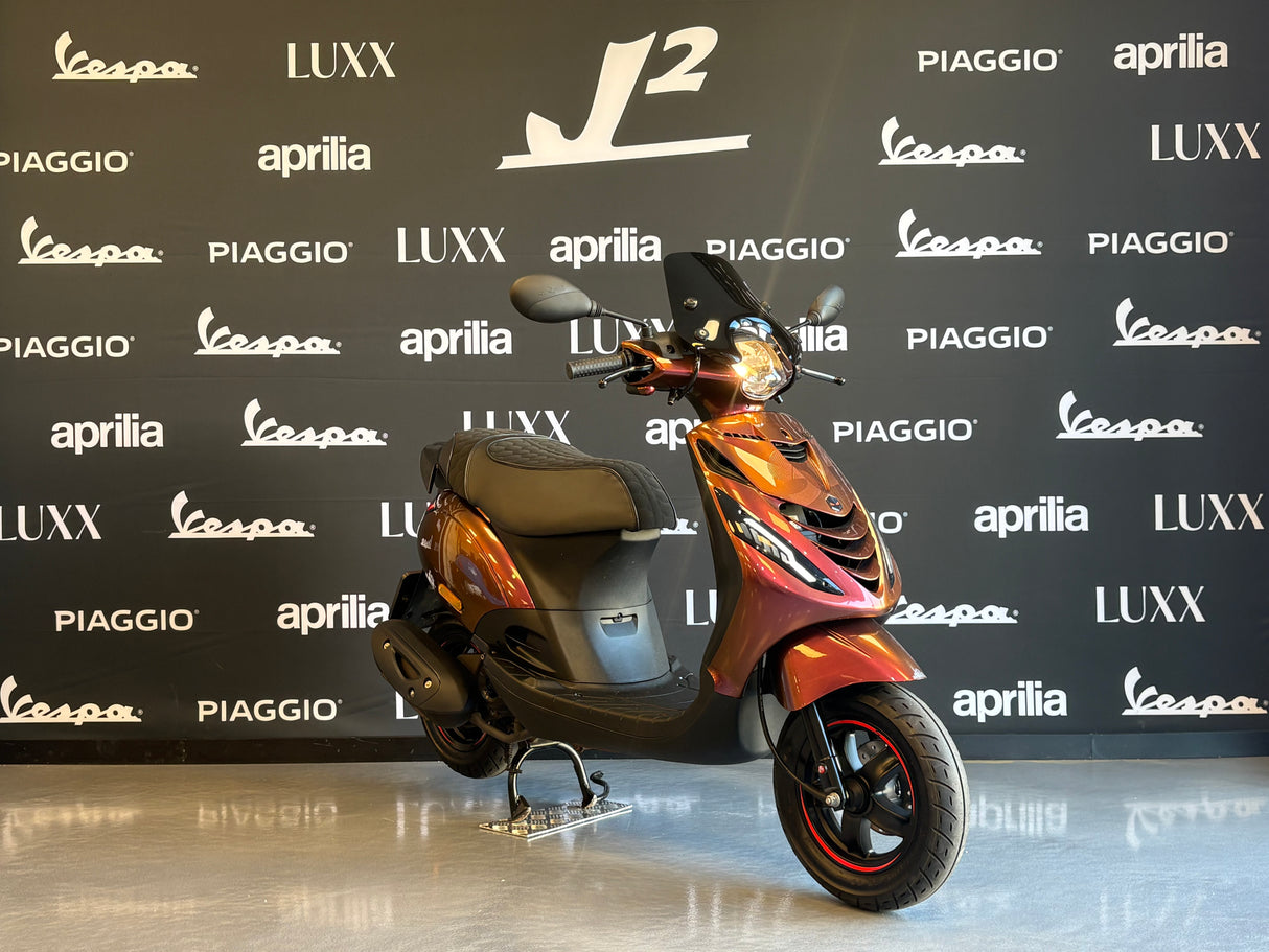 Piaggio Zip | Mica Red