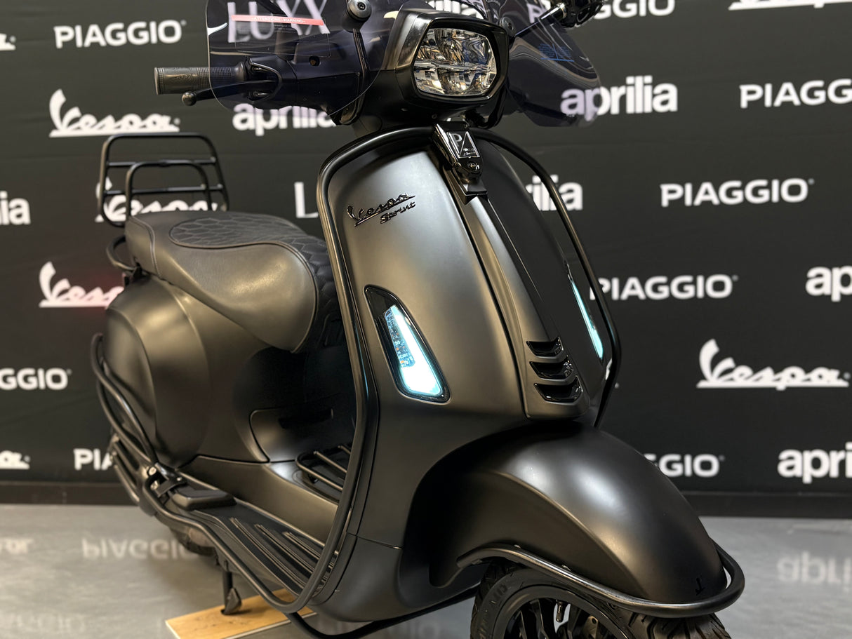 Vespa Sprint | Mat Zwart | 1 eig