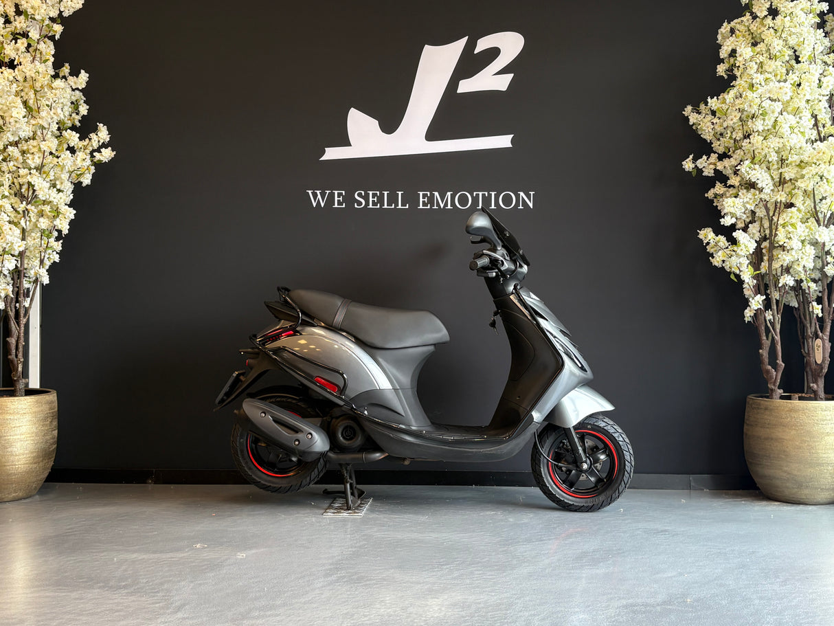 Piaggio Zip | Porsche Agaat Grijs