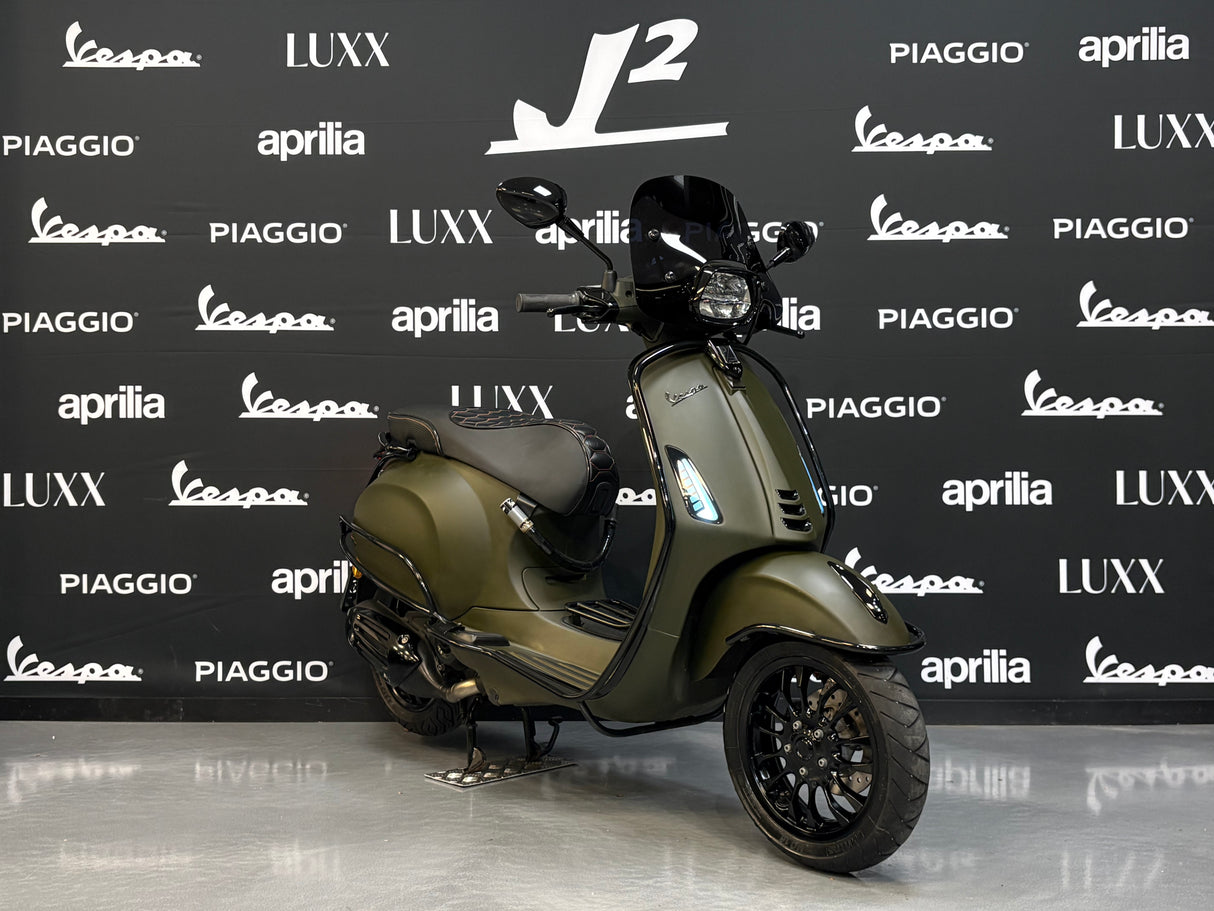 Vespa Sprint | Army Green | 1 eig