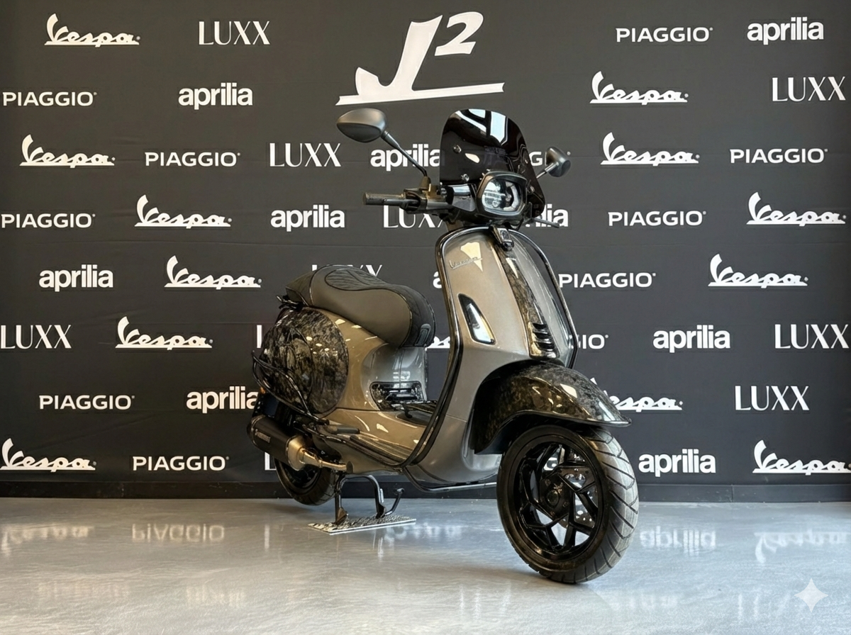 Vespa Sprint | Nardo Grey | Forged Carbon | Akrapovic
