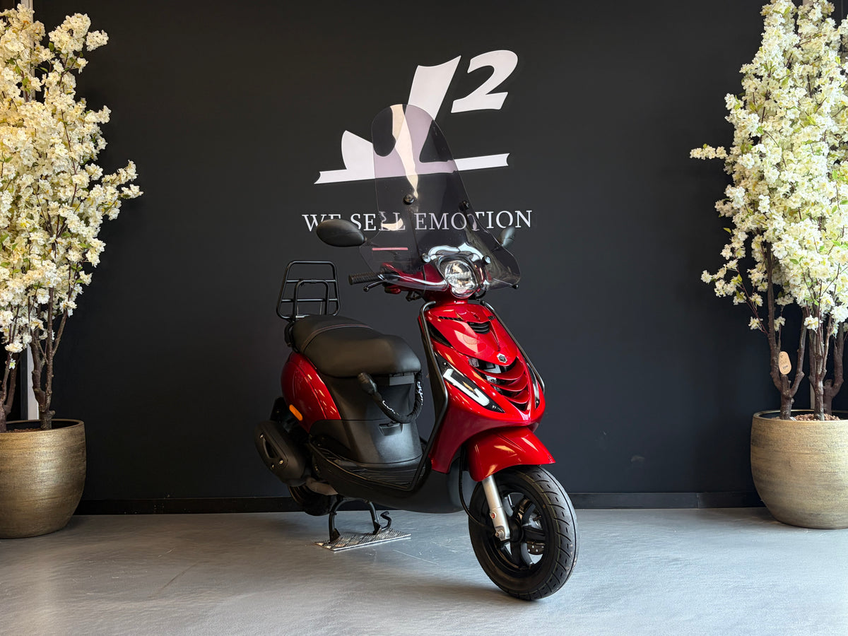 Piaggio Zip | Candy Red