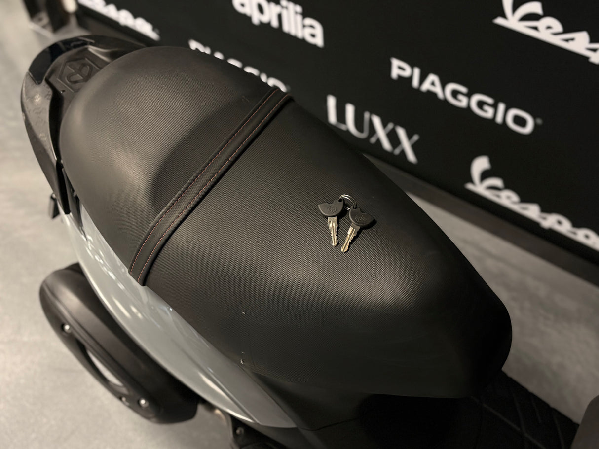 Piaggio Zip | Nardo Grey | 1 eig