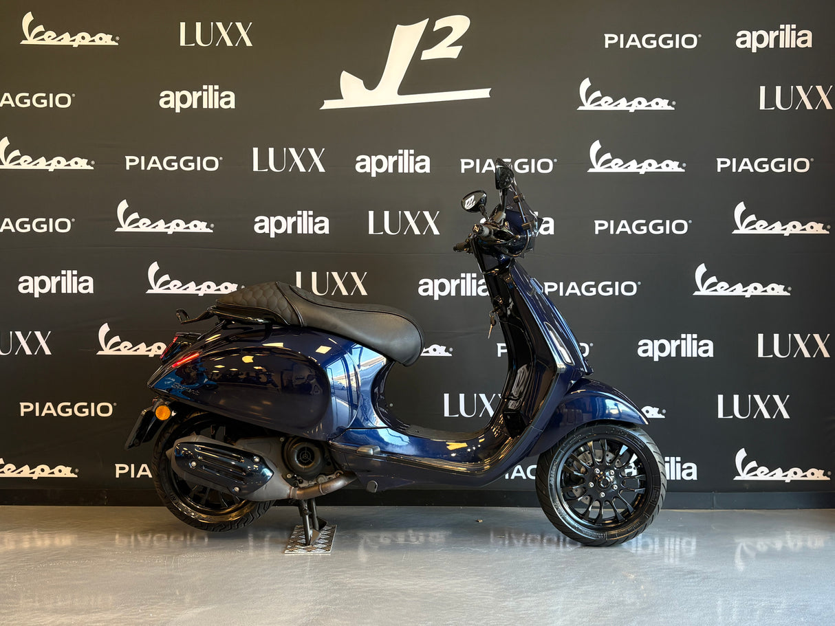 Vespa Sprint | Dark Midnight Blu | 1 eig